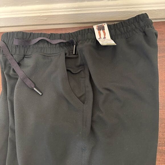 Mondetta ladies active Bermuda short size XS in black, NWT - Picture 7 of 11